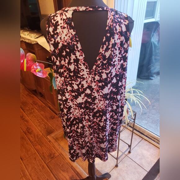 Lane Bryant Livi stretch open V back sleeveless tank 14/16 Navy red light blue - Picture 6 of 6